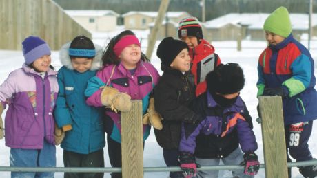 Groupe de jeunes des Premières Nations. Crédit photo : Fred Cattroll.