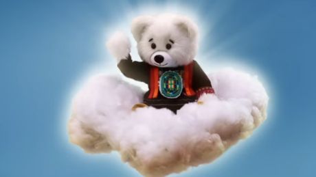 Capture d'écran de l'ourson témoin prise de la vidéo « Spirit Bear & Friends-A LOVE WE KNOW »